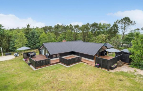 Pet Friendly Home In Ringkøbing With Kitchen